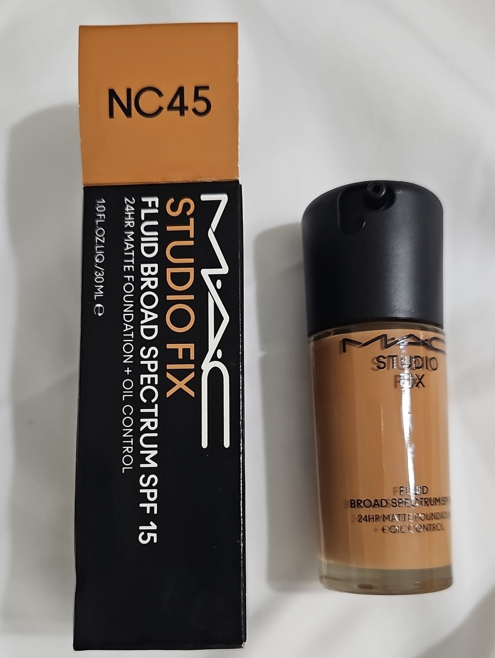 MAC Studio Fix Fluid Broad Spectrum SPF 15 Foundation NC45 - Warm Tan